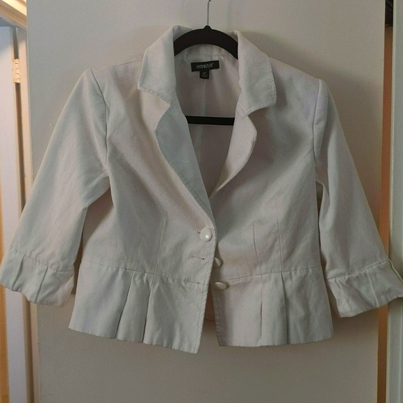 metrostyle Jackets & Blazers - White 3/4 sleeve peplum Blazer